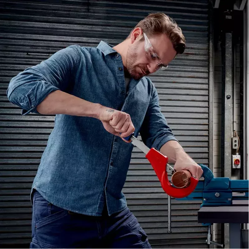 Cauruļu griezējs Knipex 90 31 03 BK piemērots misiņam, vara, tēraudam