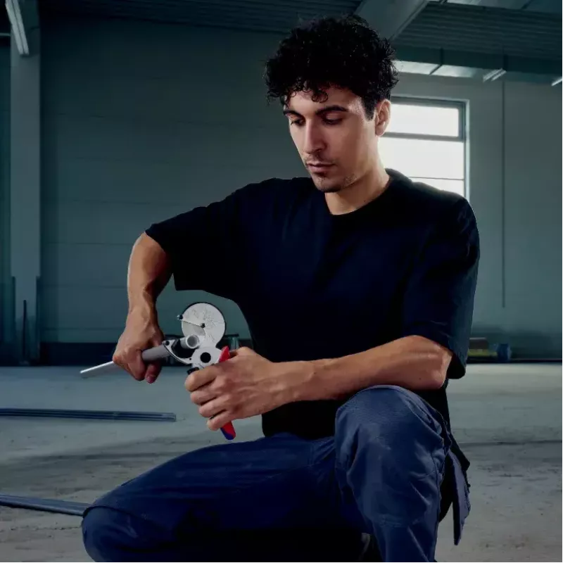 Cauruļu šķēres Knipex 90 25 25 Alumīnijs Melns Zils Sarkans 210 mm