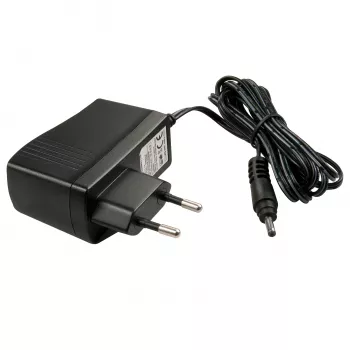 strāvas adapteris Lindy 70227, iekštelpām, 100–240 V ieeja, 1,5 m kabelis, melns