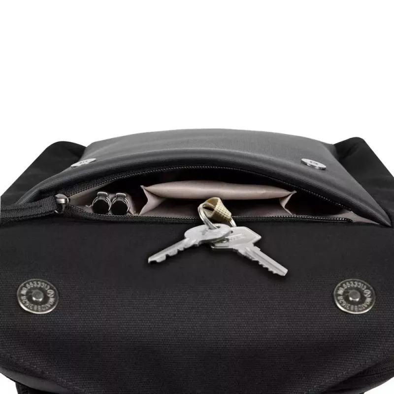 Mugursoma Rivacase 8521 33.8 cm (13.3 collas) melna, ar nēsāšanas rokturi un plecu siksnu