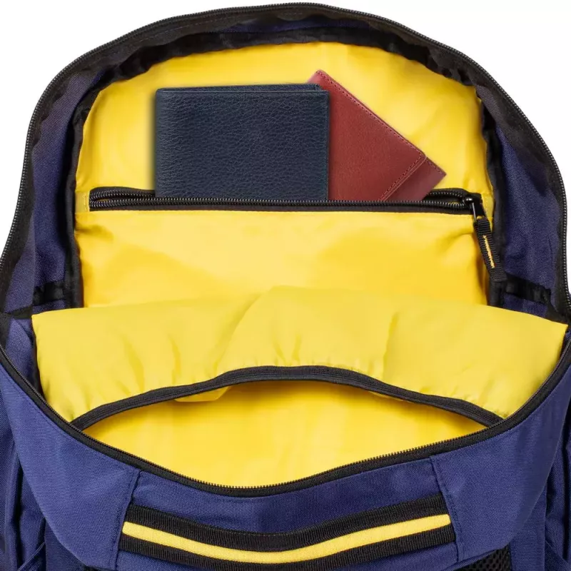 Mugursoma Rivacase Erebus 39.6 cm (15.6 collas)