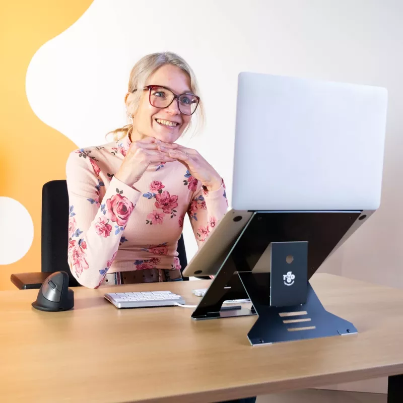 R-Go Tools klēpjdatora statīvs R-Go Riser Document, ergonomisks, salokāms un regulējams statīvs ar dokumentu turētāju, melns