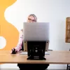 R-Go Tools klēpjdatora statīvs R-Go Riser Document, ergonomisks, salokāms un regulējams statīvs ar dokumentu turētāju, melns