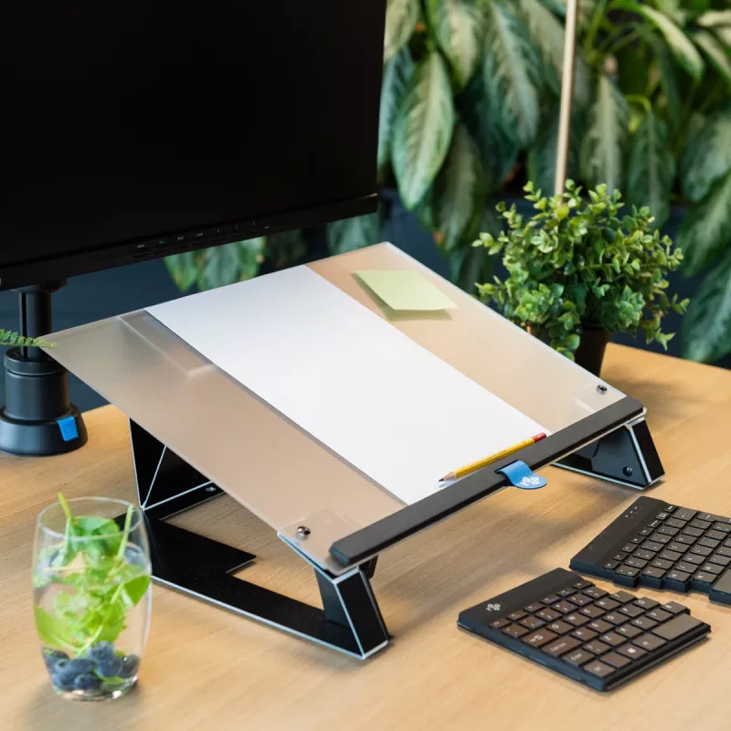 R-Go Tools dokumentu turētājs R-Go Read2Write, piemērots lasīšanai un rakstīšanai, ergonomisks, ar mīkstu putu plaukstas balstu, matēts akrils