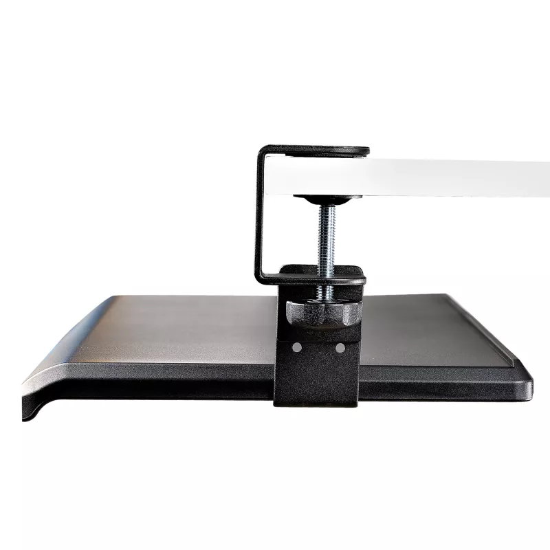 StarTech.com Zemgalda tastatūras paliktnis, pieskrūvējams ergonomisks tastatūras turētājs, līdz 12 kg (26,5 lb), bīdāma tastatūras un peles atvilktne ar C veida skavām, augstumā regulējams tastatūras paliktnis (3,9/4,7/5,5 collas)