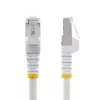 StarTech.com 5m CAT6a Ethernet kabelis - Balts - Zems dūmu, nulles halogēna (LSZH) - 10GbE 500MHz 100W PoE++ aizķeršanās novēršanas RJ-45 ar spriegojuma samazinājumiem S/FTP tīkla savienojuma vads