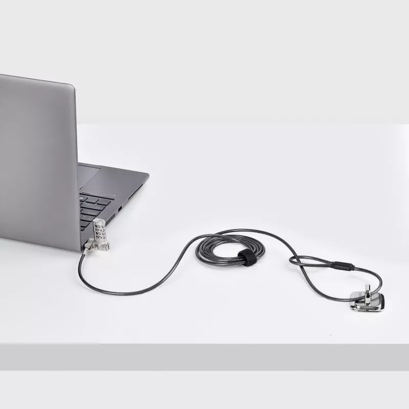StarTech.com Universālā klēpjdatora kabeļa slēdzene 2 m, sērijveida drošības kabelis piezīmjdatoram, saderīga ar Noble Wedge®/Nano/K-Slot; bezatslēgas kombinētā slēdzene, TAA