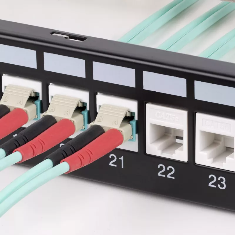 StarTech.com LC uz LC savienotājs, LC optiskās šķiedras savienotājs, LC/UPC Keystone ligzda, dupleksais optiskās šķiedras LC Keystone savienotājs plākstera panelim