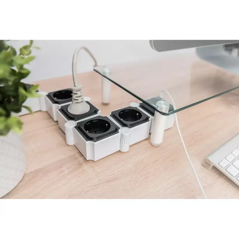 Strāvas sadalītājs Digitus Flexible 4-vietīgs ar 2 USB pieslēgvietām & slēdzi