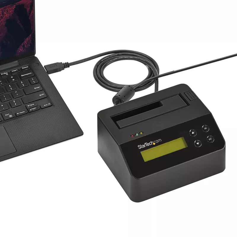 StarTech.com viena nodalījuma cieto disku dzēsējs, atsevišķs HDD/SSD sanitizators, USB 3.0 uz SATA II (3 Gbps), 9 dzēšanas režīmi, LCD displejs, drošas dzēšanas cieto disku sanitizācijas doks, DB-9 printera ports, TAA atbilstīgs