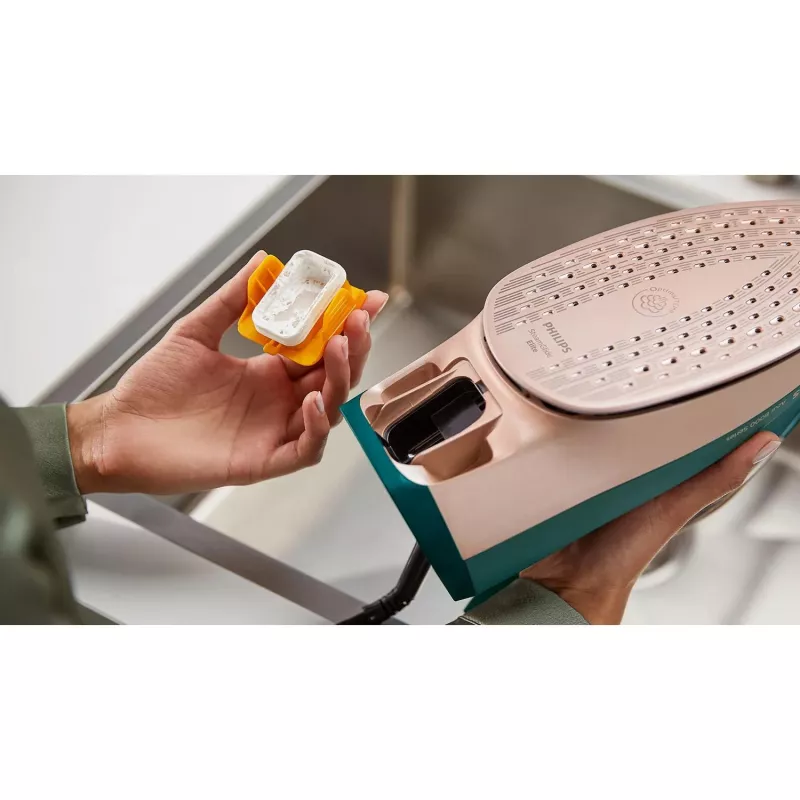 Tvaika gludeklis Philips DST8030/70 — 3000 W, SteamGlide Elite zole, 0,35 L tvertne, 1,78 kg, vertikālais tvaiks, zaļš
