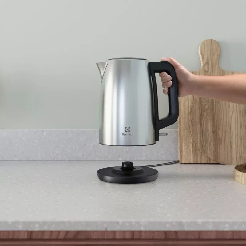 Electrolux E3K1-3ST elektriskā tējkanna 1,7 L 2200 W nerūsējošais tērauds