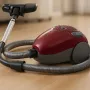 Putekļsūcējs LAFE 46412 — sausā putekļsūcējs, 800 W, teleskopiskā caurule, 6 m darbības rādiuss, bordo