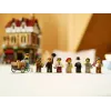 LEGO Icons konstruktora komplekts 10350 Tudor Corner House — 3 266 detaļas, 8 minifigūras, vecums 18+, 260×250×310 mm