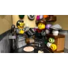 LEGO Icons konstruktora komplekts 10350 Tudor Corner House — 3 266 detaļas, 8 minifigūras, vecums 18+, 260×250×310 mm
