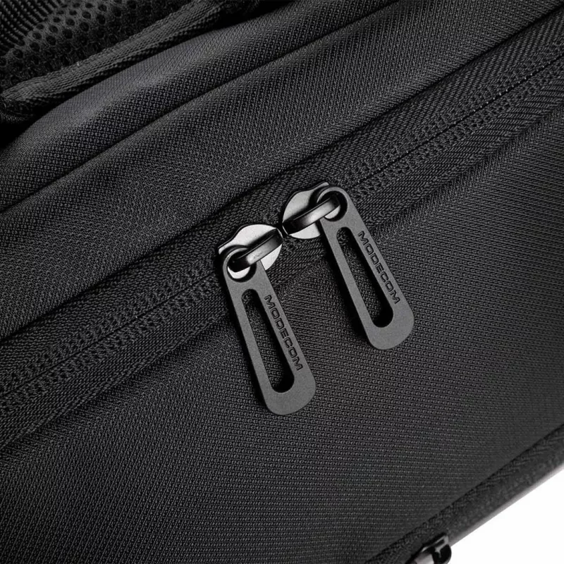 Klēpjdatora soma MODECOM Active 15 PLE‑MC‑ACTIVE‑15 15,6 collu klēpjdatoriem — eko āda, melna, rāvējslēdzēja aizdare, USB ports