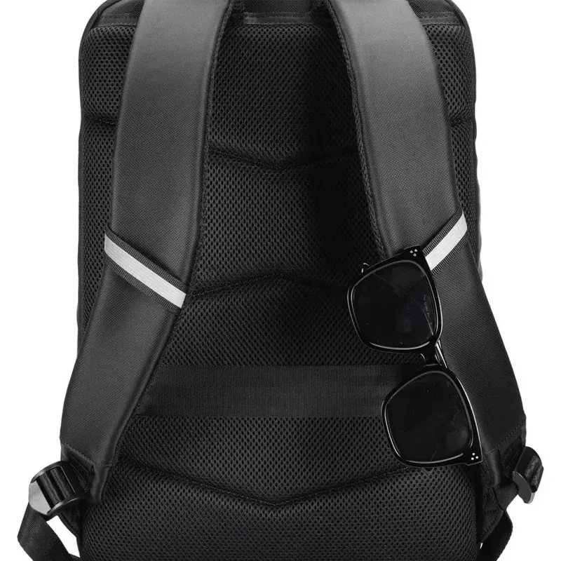 Klēpjdatora soma MODECOM Active 15 PLE‑MC‑ACTIVE‑15 15,6 collu klēpjdatoriem — eko āda, melna, rāvējslēdzēja aizdare, USB ports