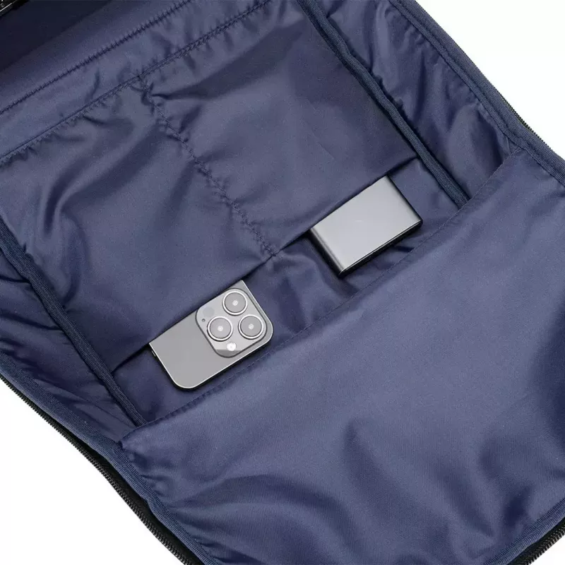 Klēpjdatora soma MODECOM Active 15 PLE‑MC‑ACTIVE‑15 15,6 collu klēpjdatoriem — eko āda, melna, rāvējslēdzēja aizdare, USB ports