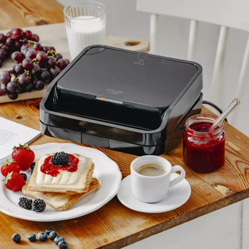 2-in-1 sviestmaižu automāts Adler AD 3070b — 850 W, 2 plāksnes, melns