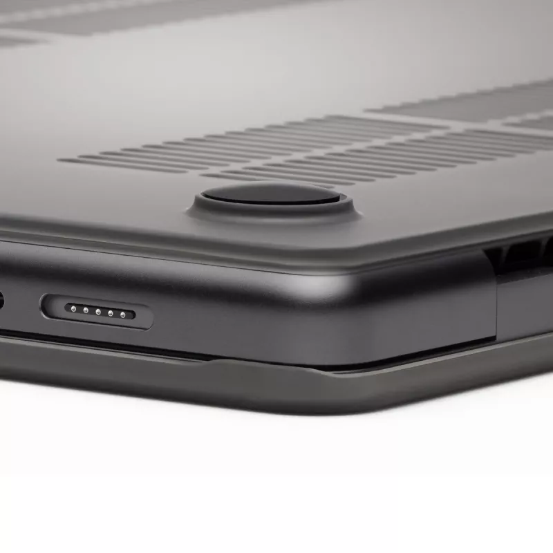 Cietais apvalks Zagg MacBook Air 13 (M3/M2) — Smoke, precīzi pieguļošs aizsargapvalks
