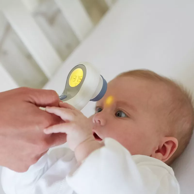 Braun BNT300WE digitālais ķermeņa termometrs ar attālinātu sensora nolasīšanu Balts Piere Pogas