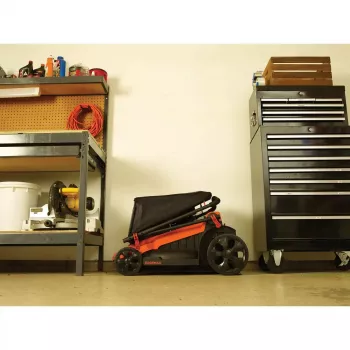 Aiz staigājams zāles pļāvējs Melns & Decker LM2000-QS
