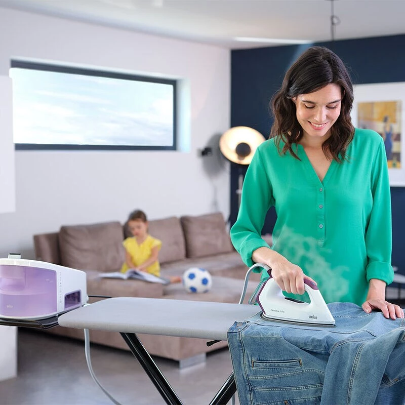 Braun IS3155VI 2400 W 2 L EloxalPlus zole Violeta, Balta