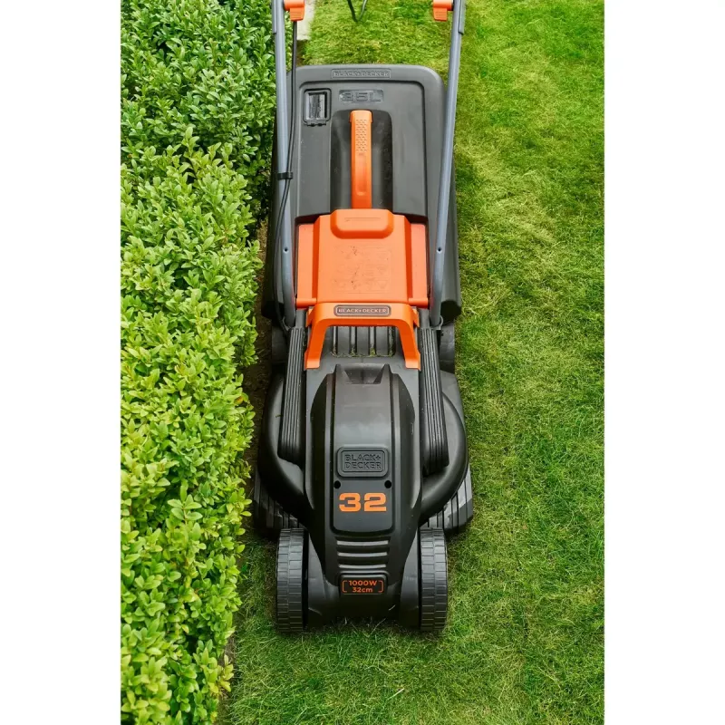 Aizmugures pļaujmašīna Black & Decker BEMW351-QS