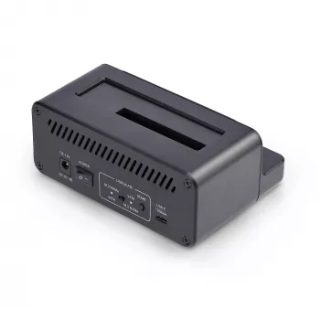 StarTech.com M.2 NVMe uz 2,5/3,5 collu SATA disku dublikators, divu vietu atsevišķs SSD klonētājs/disku dokstacija, divvirzienu NVMe uz SATA / SATA uz NVMe, līdz 27 GB/min, TAA