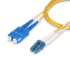 StarTech.com 1m (3.3ft) LC to SC (UPC) OS2 vienmoda dupleksais optiskās šķiedras kabelis, 9/125µm, 100G, lieces nejutīgs, zemi ievades zudumi - LSZH šķiedras savienotājvads