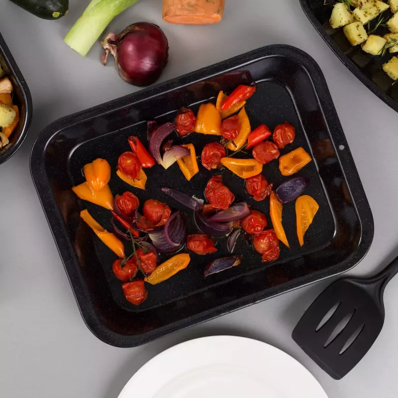 Cepšanas un sasmalcināšanas paplātes komplekts Russell Hobbs CW207011EU 3 gab. — cepšanas paplāte un divi sasmalcināšanas dēlīši