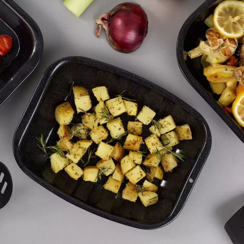 Cepšanas un sasmalcināšanas paplātes komplekts Russell Hobbs CW207011EU 3 gab. — cepšanas paplāte un divi sasmalcināšanas dēlīši