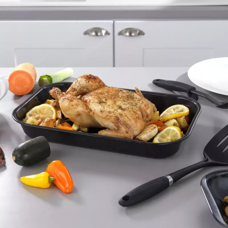 Cepšanas un sasmalcināšanas paplātes komplekts Russell Hobbs CW207011EU 3 gab. — cepšanas paplāte un divi sasmalcināšanas dēlīši