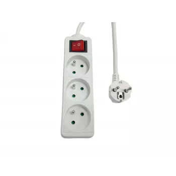 Strāvas sadalītājs MicroConnect MC-PSOO030150FRW 3-vietīgs ar atsevišķiem ieslēgšanas/izslēgšanas slēdžiem