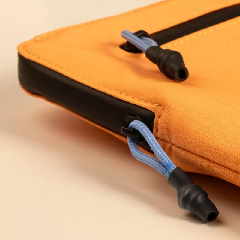 Uzmavas futrālis Native Union Ultralight Sleeve 33 cm (13 collas) Oranžs 232 g