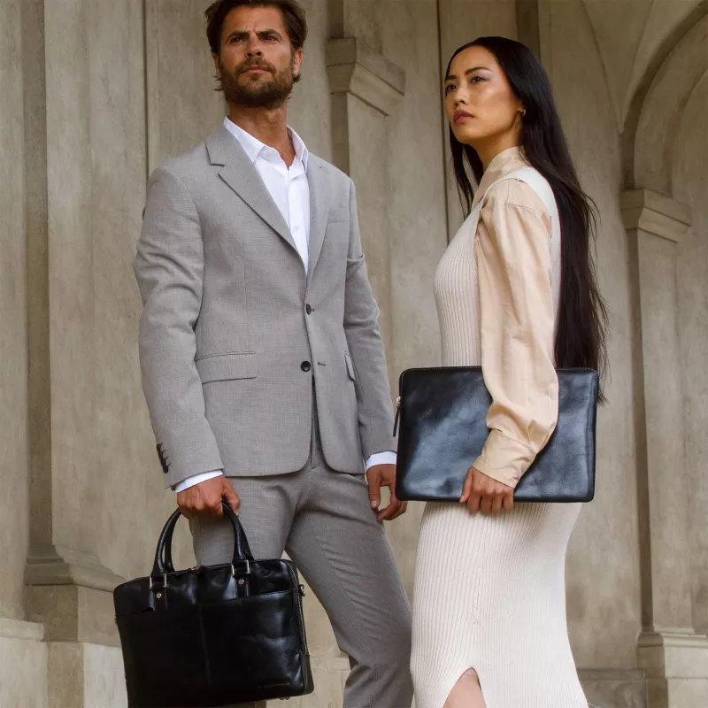 dbramante1928 Skagen Pro+ - MacBook Pro (2020)/Air (2020) 13 collas - Melns