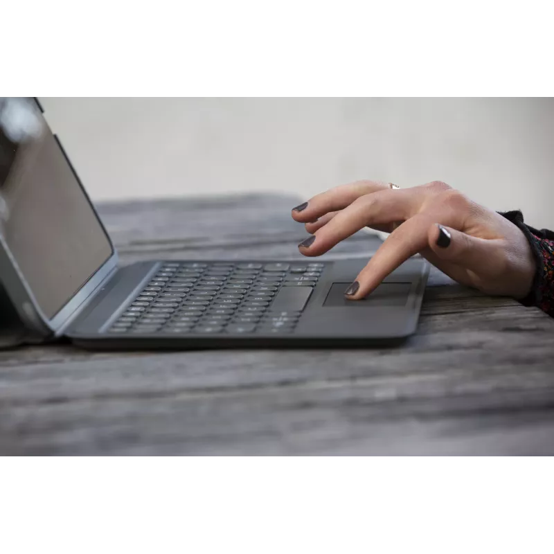 ZAGG tastatūra Pro Keys ar skārienpaliktni-Apple-iPad 10.2-Melns/Pelēks-Vācu
