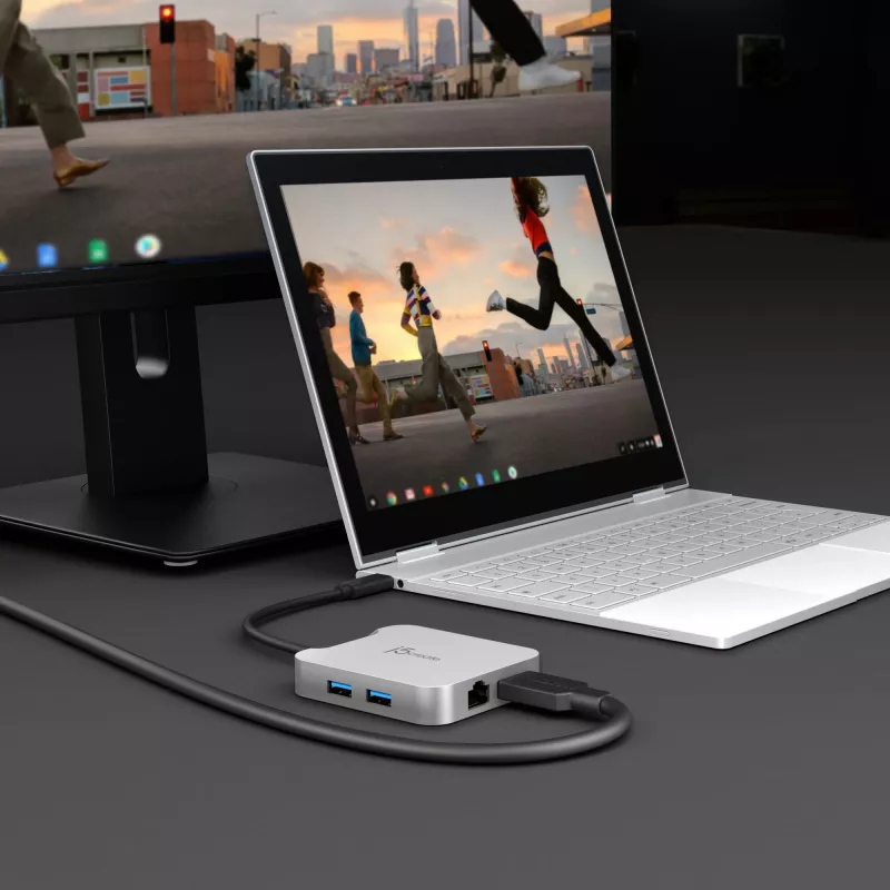 j5create JCD391 4K60 Elite USB-C® PD vairāku pieslēgvietu adapteris, sudraba krāsa