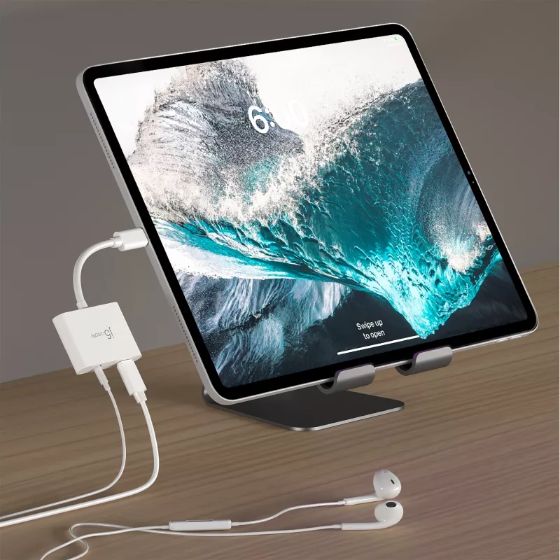 j5create JCA122 USB-C® uz 3,5 mm audio adapteris ar strāvas piegādi, melns