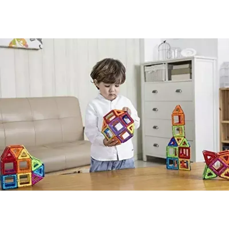 Magformers magnētiskie klucīši Basic 30 gab. komplekts, MAGFORMERS — 30 daļu magnētiskā konstruēšanas rotaļlieta