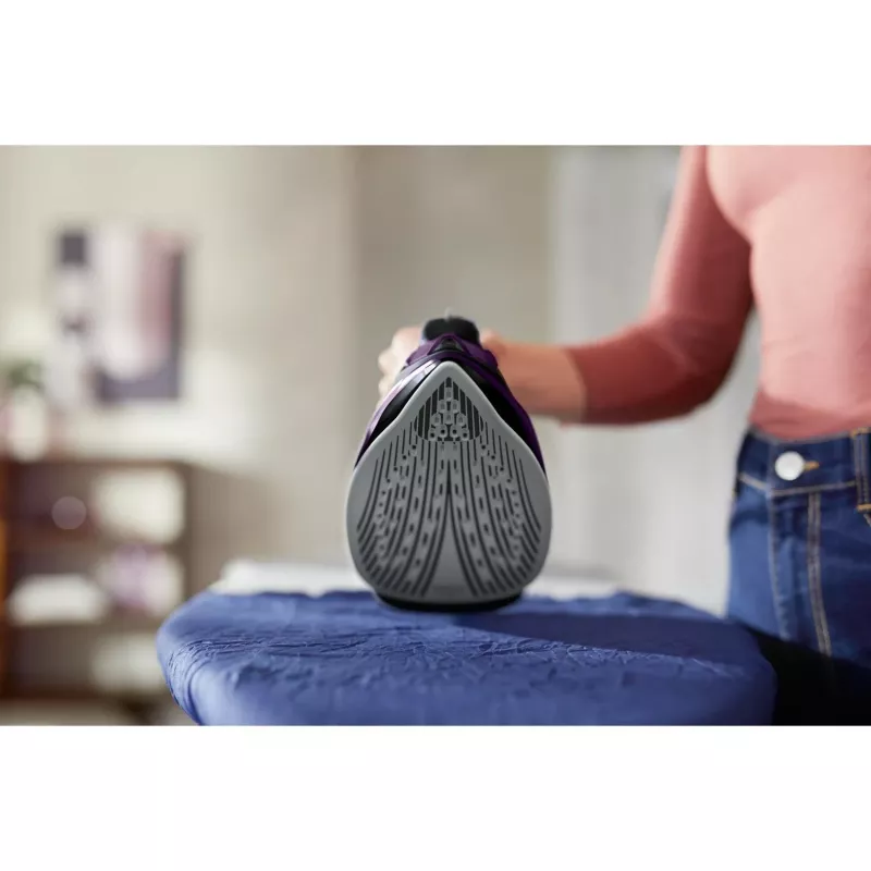 Tvaika gludeklis Philips DST5030/80 — 2400 W, SteamGlide Plus zole, 0,32 L tvertne, 2 m vads