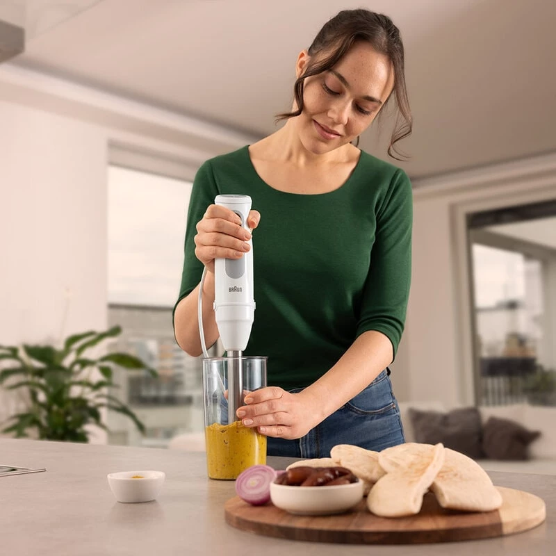 Iegremdējamais blenderis BRAUN MultiQuick 5 MQ 50001 M — 1000 W, nerūsējošā tērauda vārpsta, 0,6 L mērtrauks, pelēks/balts