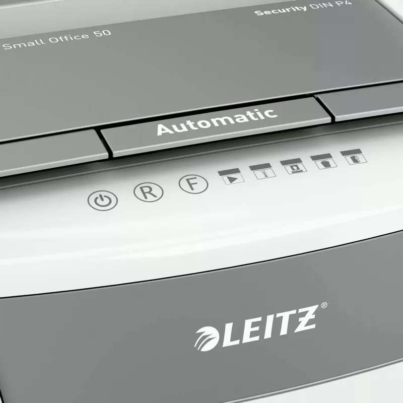 Papīra smalcinātājs LEITZ IQ Autofeed Small Office50 P4 — mikro griezums 4x28 mm, 50 lokšņu automātiskā padeve, 22 cm ieplūde, 20 L tvertne