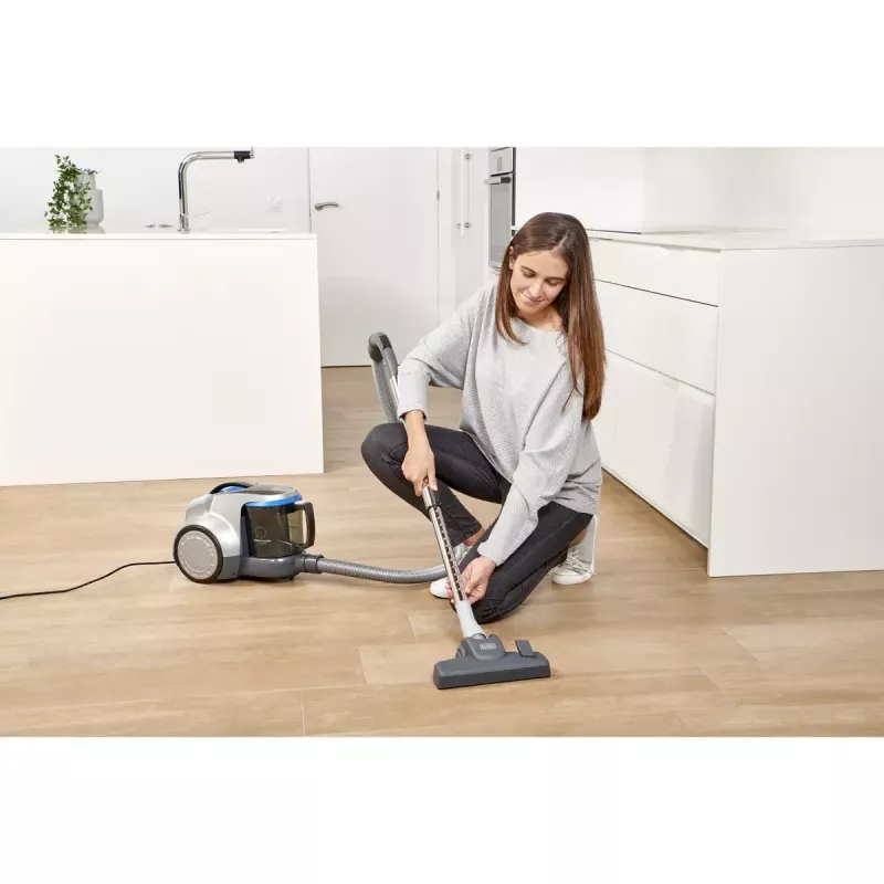 Cilindriskais putekļsūcējs Black & Decker BXVML700E — 700 W, 2 L putekļu tvertne, cikloniskā filtrācija, EPA filtrs, gumijas riteņi