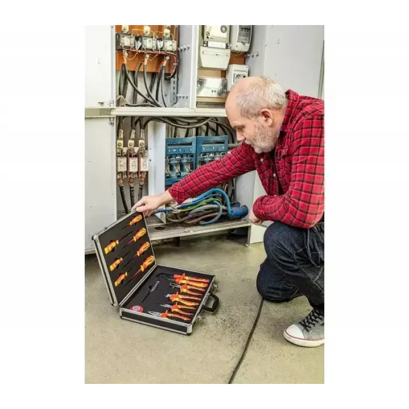 Knaibles un skrūvgrieži komplekts TOP-01-235 1000V, 7 gab., izolēti rokas instrumenti