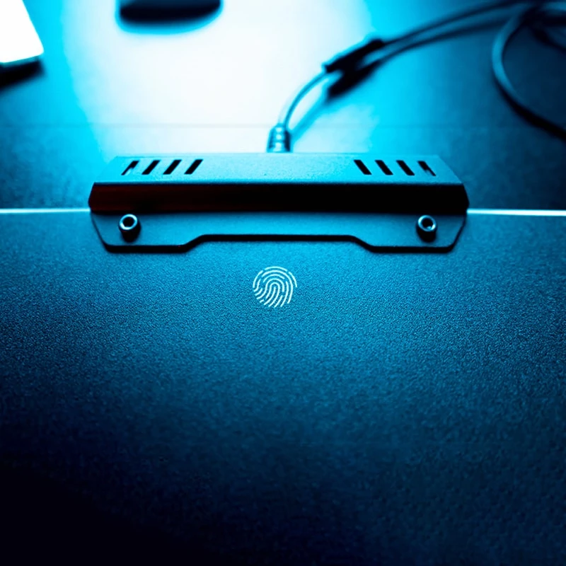 Lexip B5 – Peļu paliktnis ar stingru mikroreljefa virsmu un RGB apgaismojumu – 500x250x4 mm