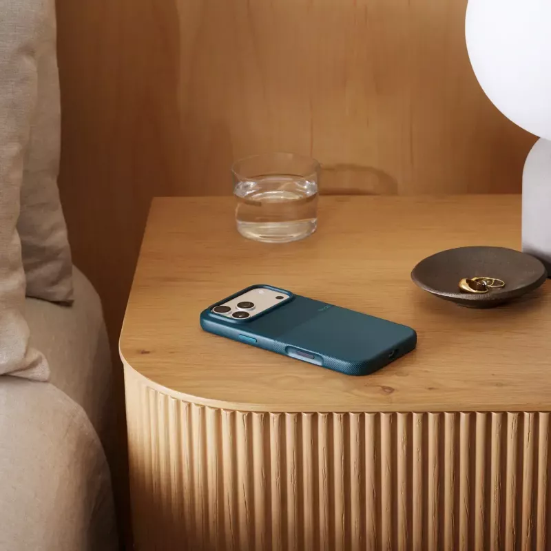 Izturīgs apvalks iPhone 17 Pro Max no Apple Beats ar MagSafe un Camera Control, Rocky Blue, piemērots 17,5 cm (6,9 collu) ekrānam