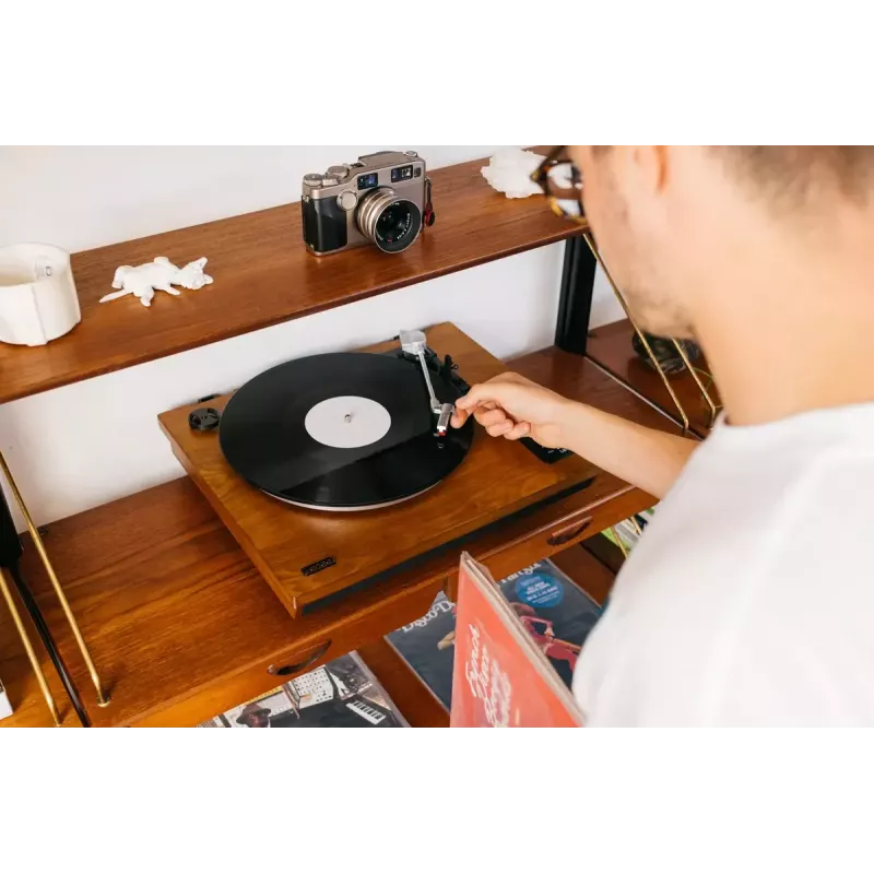 Siksnas piedziņas audio atskaņotājs Lenco LS-55WA, koka krāsā, pusautomātisks, USB un Bluetooth