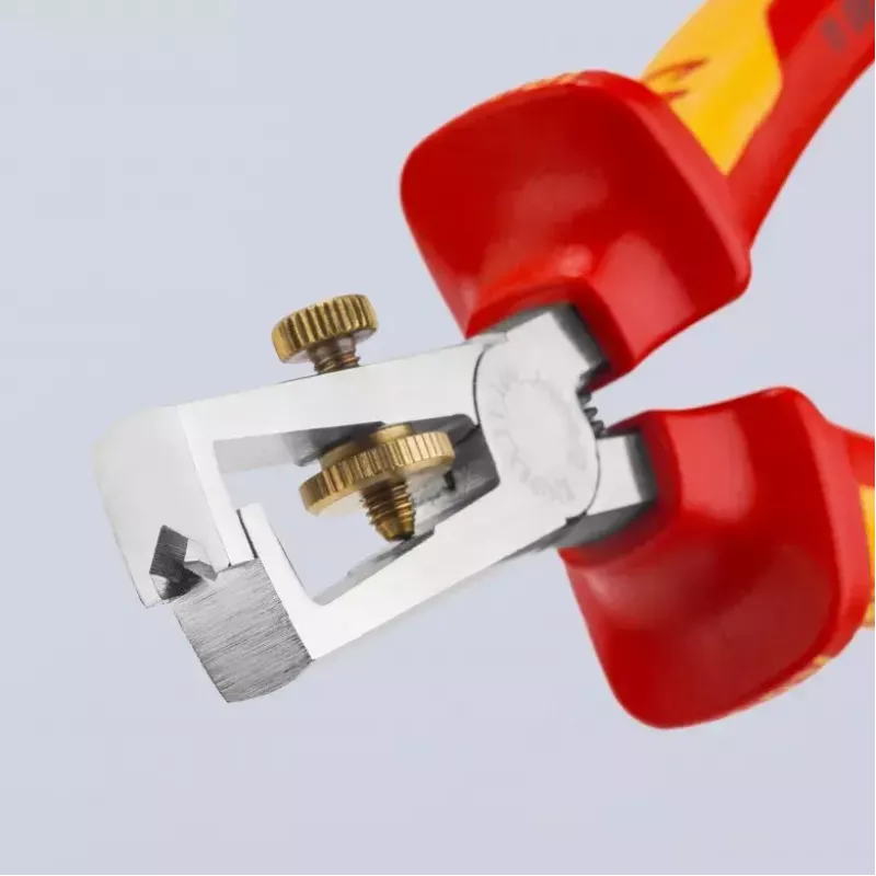Kabeļu presēšanas kombinētais instruments Knipex 11 06 160 T