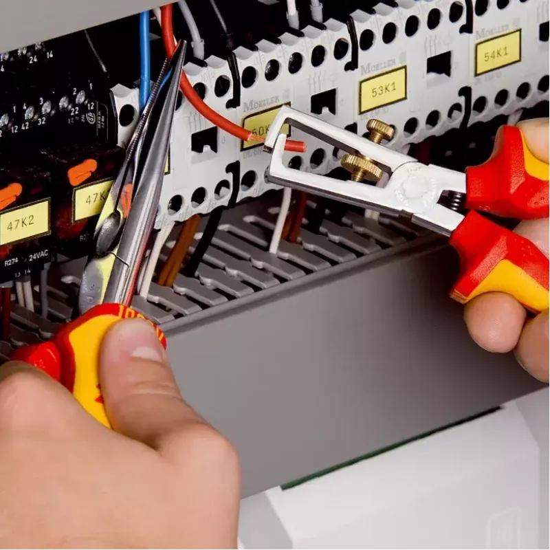 Kabeļu presēšanas kombinētais instruments Knipex 11 06 160 T